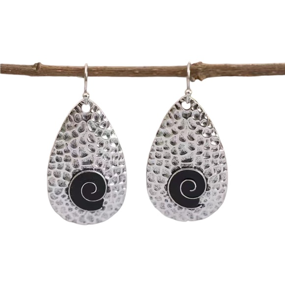 Hammered Silver With Black Teardrop Earrings - Picture 4 of 5